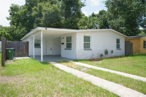 House in Tampa, Florida 4 bedrooms, 125.33 sq.m. № 2098352 - photo 2