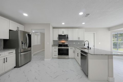 Casa en venta en Orlando, Florida, 4 dormitorios, 202.9 m2 № 1916594 - foto 9