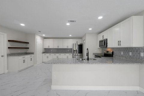 Casa en venta en Orlando, Florida, 4 dormitorios, 202.9 m2 № 1916594 - foto 8