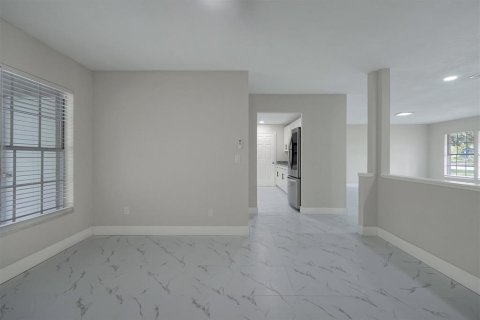 Casa en venta en Orlando, Florida, 4 dormitorios, 202.9 m2 № 1916594 - foto 15