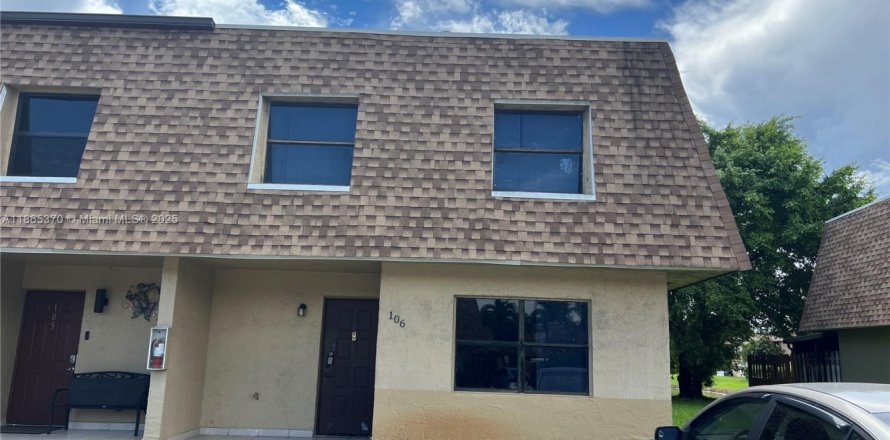 Condo in Hialeah, Florida, 3 bedrooms № 1892928