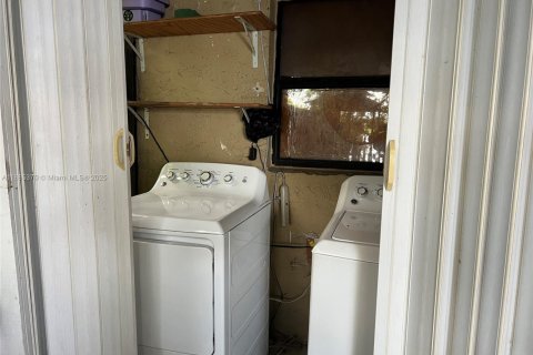 Condo in Hialeah, Florida, 3 bedrooms  № 1892928 - photo 26