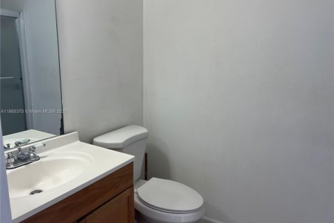 Condo in Hialeah, Florida, 3 bedrooms  № 1892928 - photo 4