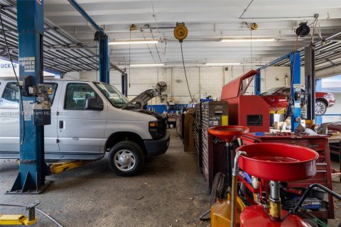 Propiedad comercial en venta en Homestead, Florida № 2029462 - foto 10