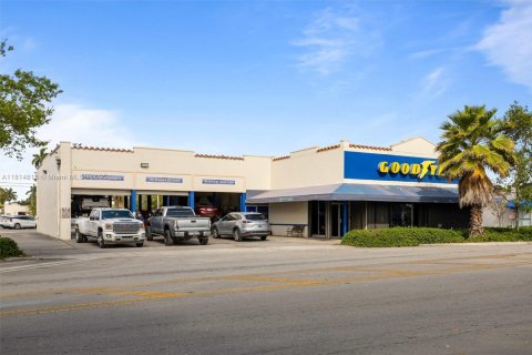 Propiedad comercial en venta en Homestead, Florida № 2029462 - foto 4