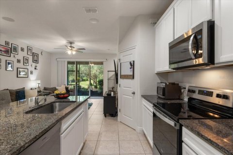 Adosado en venta en Tampa, Florida, 3 dormitorios, 159.42 m2 № 1725127 - foto 10