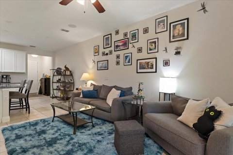 Adosado en venta en Tampa, Florida, 3 dormitorios, 159.42 m2 № 1725127 - foto 12