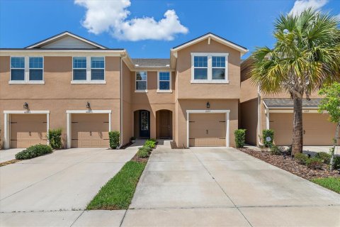 Adosado en venta en Tampa, Florida, 3 dormitorios, 159.42 m2 № 1725127 - foto 1