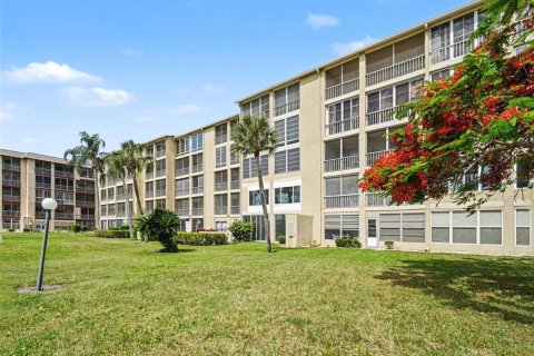 Condo in Bradenton, Florida, 2 bedrooms  № 2098040 - photo 30