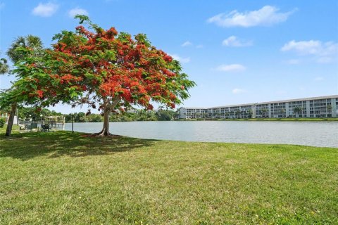 Condo in Bradenton, Florida, 2 bedrooms  № 2098040 - photo 3