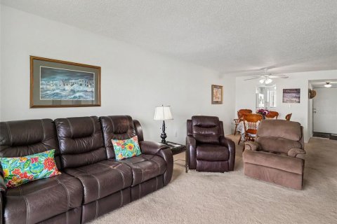 Condo in Bradenton, Florida, 2 bedrooms  № 2098040 - photo 14