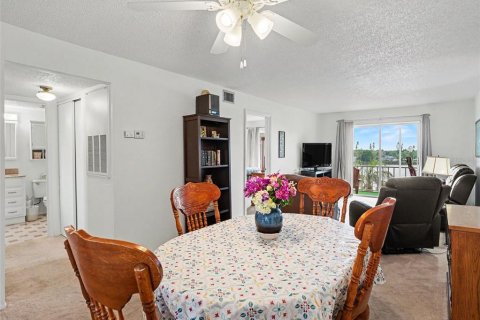 Condo in Bradenton, Florida, 2 bedrooms  № 2098040 - photo 16