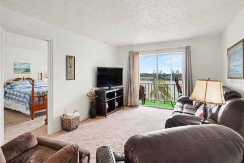 Condo in Bradenton, Florida, 2 bedrooms  № 2098040 - photo 11