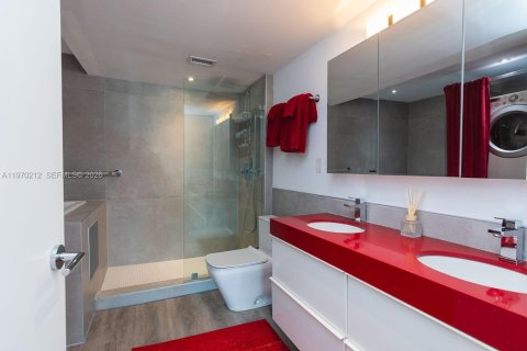 Condominio en alquiler en Miami Beach, Florida, 2 dormitorios, 141.21 m2 № 2030912 - foto 26