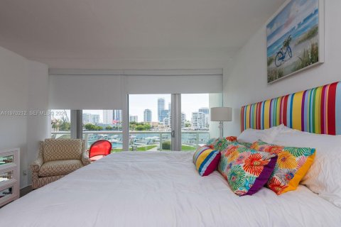 Condominio en alquiler en Miami Beach, Florida, 2 dormitorios, 141.21 m2 № 2030912 - foto 23