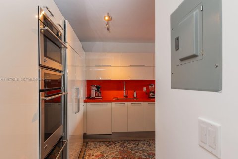 Condominio en alquiler en Miami Beach, Florida, 2 dormitorios, 141.21 m2 № 2030912 - foto 10