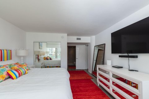 Condominio en alquiler en Miami Beach, Florida, 2 dormitorios, 141.21 m2 № 2030912 - foto 24