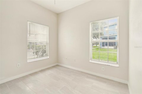 Touwnhouse à vendre à Gibsonton, Floride: 4 chambres, 146.41 m2 № 1903450 - photo 11