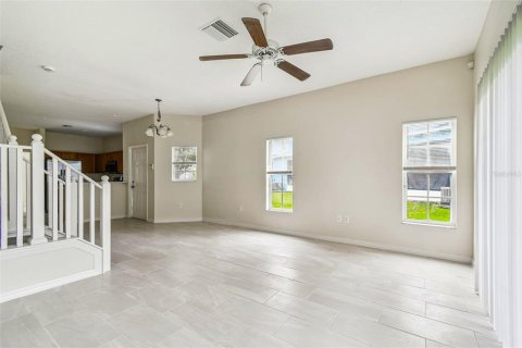 Touwnhouse à vendre à Gibsonton, Floride: 4 chambres, 146.41 m2 № 1903450 - photo 4
