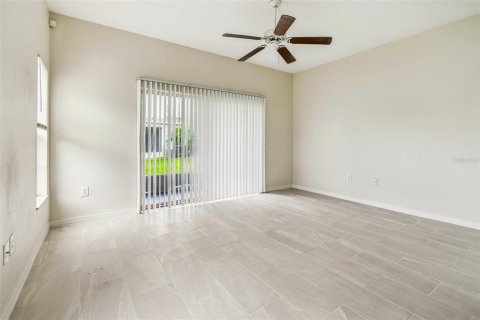 Touwnhouse à vendre à Gibsonton, Floride: 4 chambres, 146.41 m2 № 1903450 - photo 5