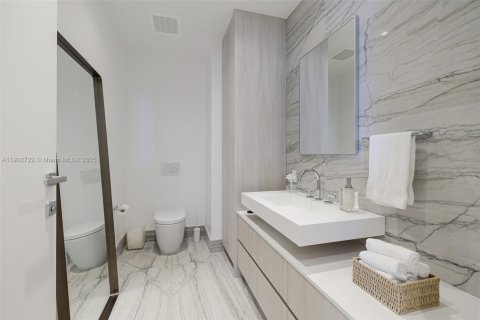 Condominio en venta en Miami Beach, Florida, 2 dormitorios, 135.36 m2 № 1956323 - foto 30
