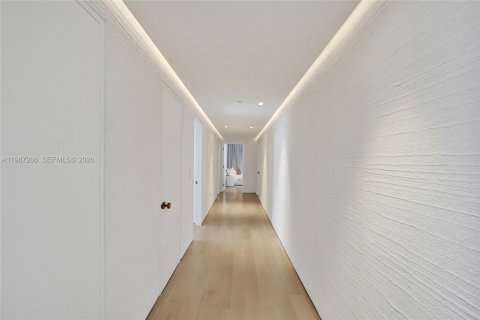 Condominio en venta en Miami, Florida, 5 dormitorios, 368.45 m2 № 2055735 - foto 23