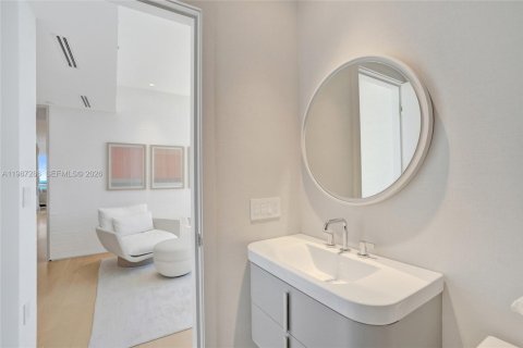Condominio en venta en Miami, Florida, 5 dormitorios, 368.45 m2 № 2055735 - foto 19