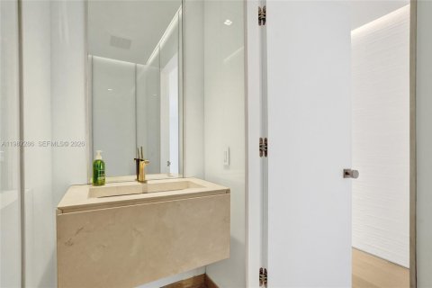 Condominio en venta en Miami, Florida, 5 dormitorios, 368.45 m2 № 2055735 - foto 24
