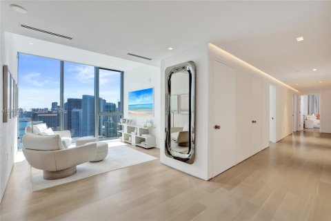 Condominio en venta en Miami, Florida, 5 dormitorios, 368.45 m2 № 2055735 - foto 6