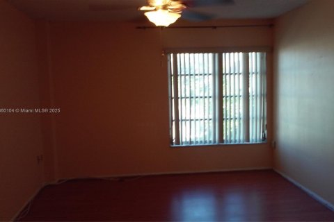 Condo in Lauderhill, Florida, 2 bedrooms  № 1886570 - photo 6