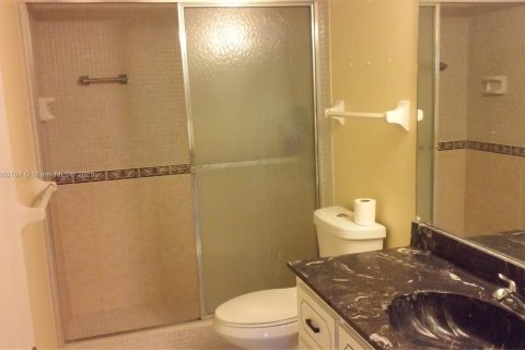 Condo in Lauderhill, Florida, 2 bedrooms  № 1886570 - photo 7