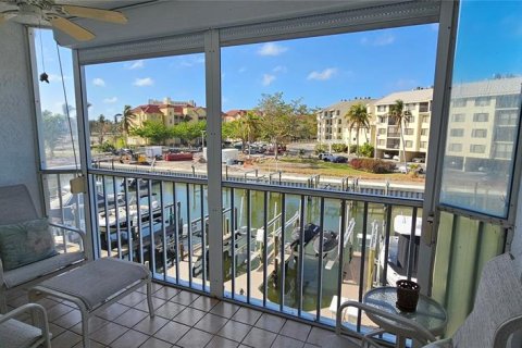 Condominio en alquiler en Fort Myers Beach, Florida, 2 dormitorios, 107.4 m2 № 1555609 - foto 22