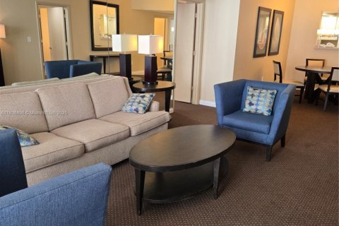 Condo in Sunny Isles Beach, Florida, 2 bedrooms  № 1755711 - photo 12