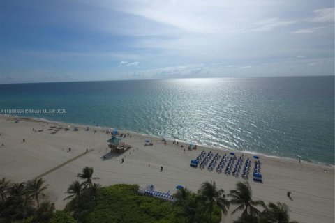 Condo in Sunny Isles Beach, Florida, 2 bedrooms  № 1755711 - photo 4