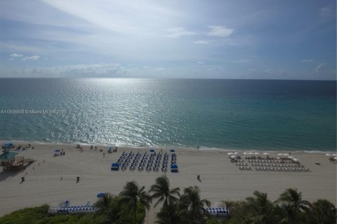 Condo in Sunny Isles Beach, Florida, 2 bedrooms  № 1755711 - photo 5