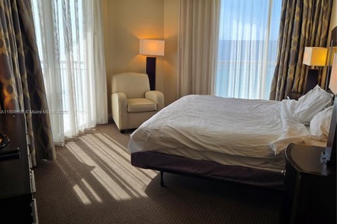 Condo in Sunny Isles Beach, Florida, 2 bedrooms  № 1755711 - photo 16
