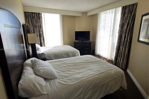 Condo in Sunny Isles Beach, Florida, 2 bedrooms  № 1755711 - photo 21