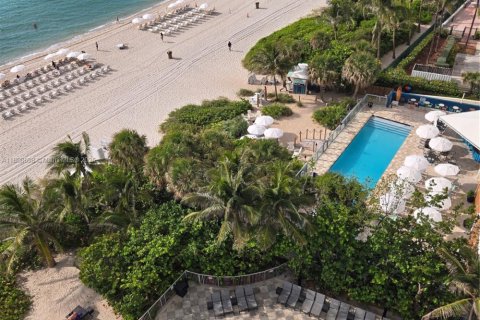 Condo in Sunny Isles Beach, Florida, 2 bedrooms  № 1755711 - photo 9