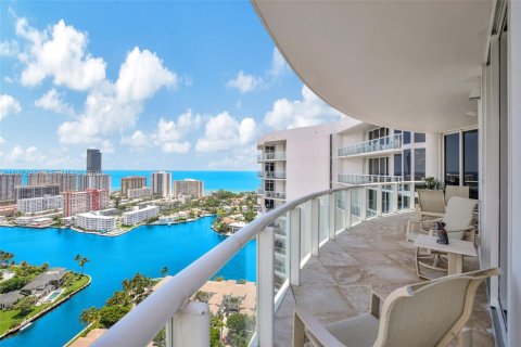 Copropriété à louer à Aventura, Floride: 3 chambres, 294.78 m2 № 2041765 - photo 5