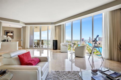 Copropriété à louer à Aventura, Floride: 3 chambres, 294.78 m2 № 2041765 - photo 24