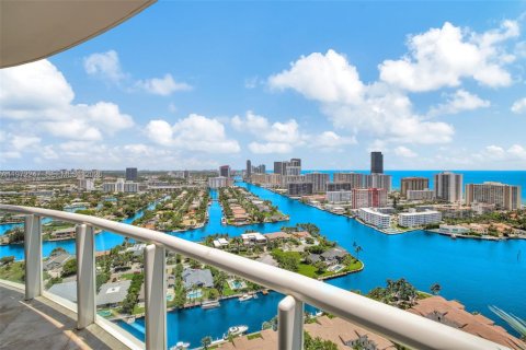 Copropriété à louer à Aventura, Floride: 3 chambres, 294.78 m2 № 2041765 - photo 3