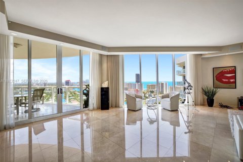 Copropriété à louer à Aventura, Floride: 3 chambres, 294.78 m2 № 2041765 - photo 2
