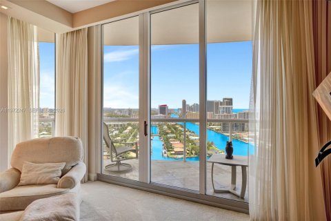 Copropriété à louer à Aventura, Floride: 3 chambres, 294.78 m2 № 2041765 - photo 18