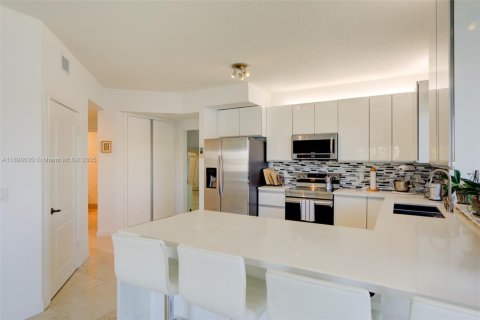 Copropriété à vendre à Doral, Floride: 3 chambres, 231.33 m2 № 1939038 - photo 18