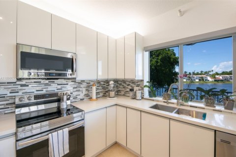 Copropriété à vendre à Doral, Floride: 3 chambres, 231.33 m2 № 1939038 - photo 21