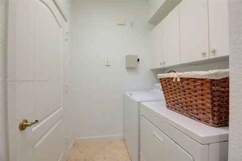 Copropriété à vendre à Doral, Floride: 3 chambres, 231.33 m2 № 1939038 - photo 29