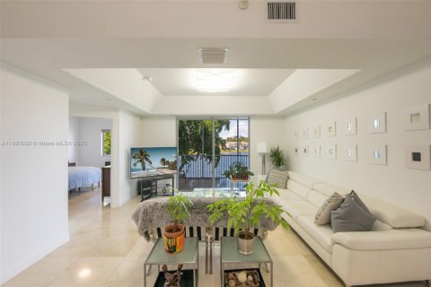 Copropriété à vendre à Doral, Floride: 3 chambres, 231.33 m2 № 1939038 - photo 9