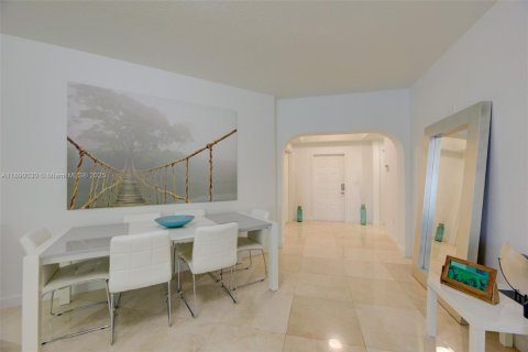 Copropriété à vendre à Doral, Floride: 3 chambres, 231.33 m2 № 1939038 - photo 16