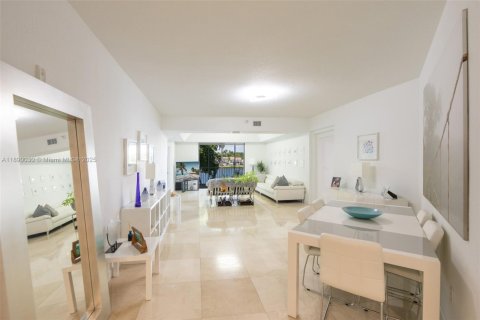 Copropriété à vendre à Doral, Floride: 3 chambres, 231.33 m2 № 1939038 - photo 12