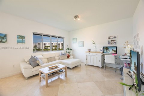 Copropriété à vendre à Doral, Floride: 3 chambres, 231.33 m2 № 1939038 - photo 23